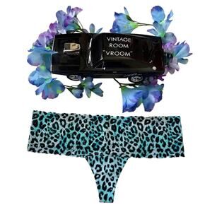 Victoria's Secret PINK NWOT Cheekster Panty Women L